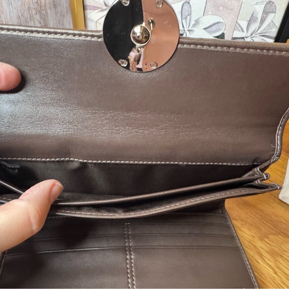 COACH Gold and Brown trifold long Wallet leather interior - EUC - Picture 14 of 17